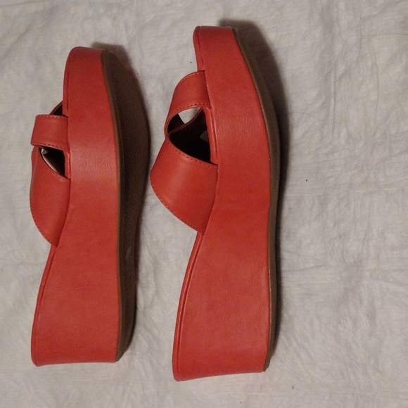 Gorgeous Sabrina hot pink strap slides size 10 - Picture 3 of 8